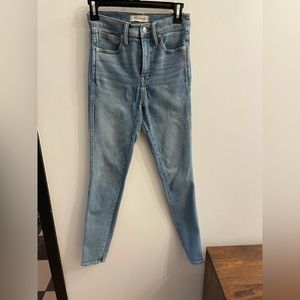 Madewell AF685:10" high-rise skinny jeans in hamden